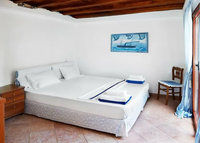 Madag Willa Koukounaries