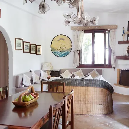Madag Villa Koukounaries